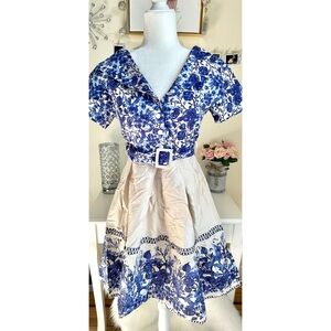 SOLD 🎉HOST PICK 3/14🎉 🤩 Floral Retro Dress